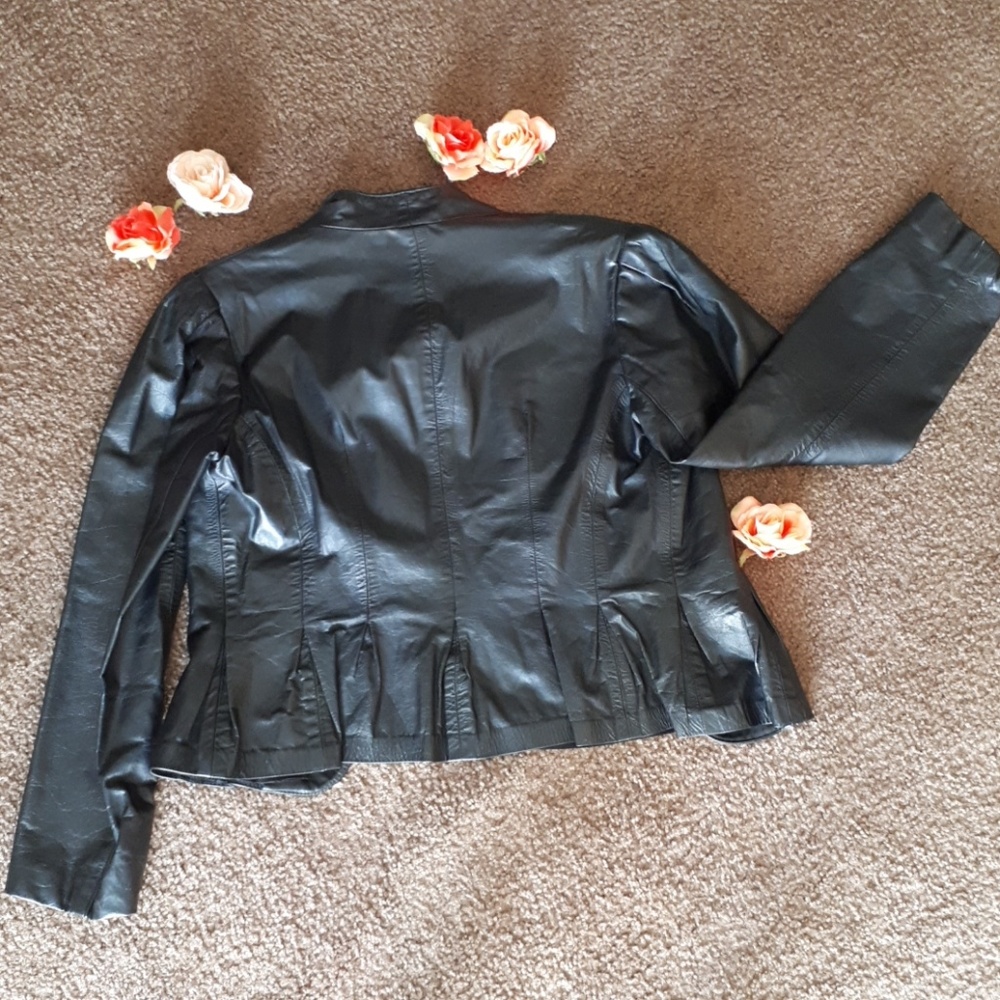 Leather jacket - Picture 5 of 8